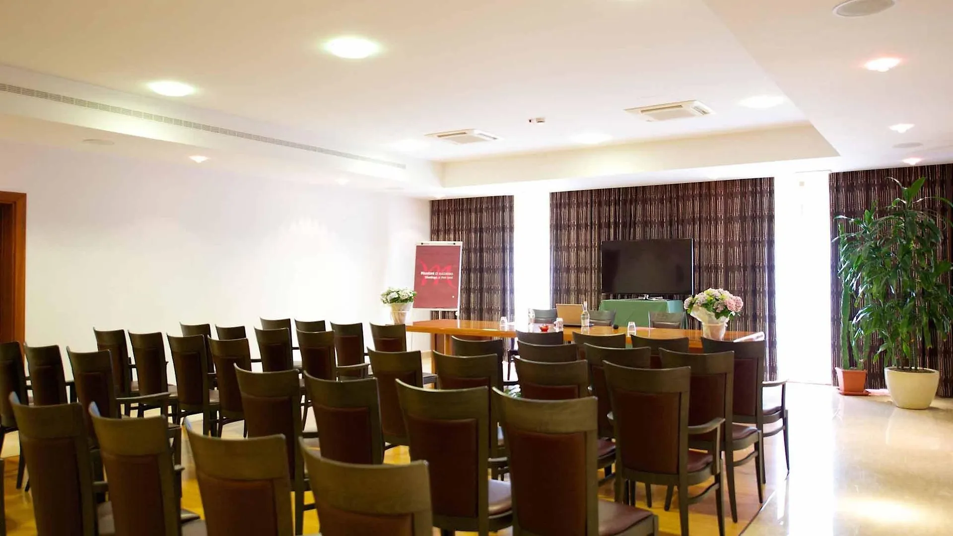 Four Points By Sheraton Сиена 4*,  Италия