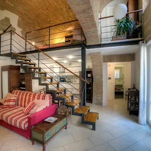Appartamento Stilnuovo Charming In Siena's Historic Center, Very Close To Piazza Del Campo