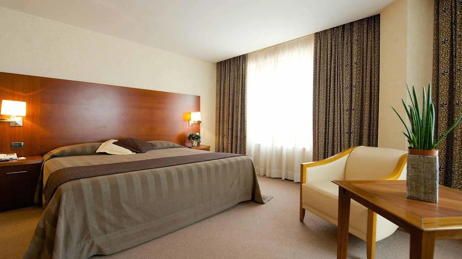 **** Hotel Four Points By Sheraton Siena Italy