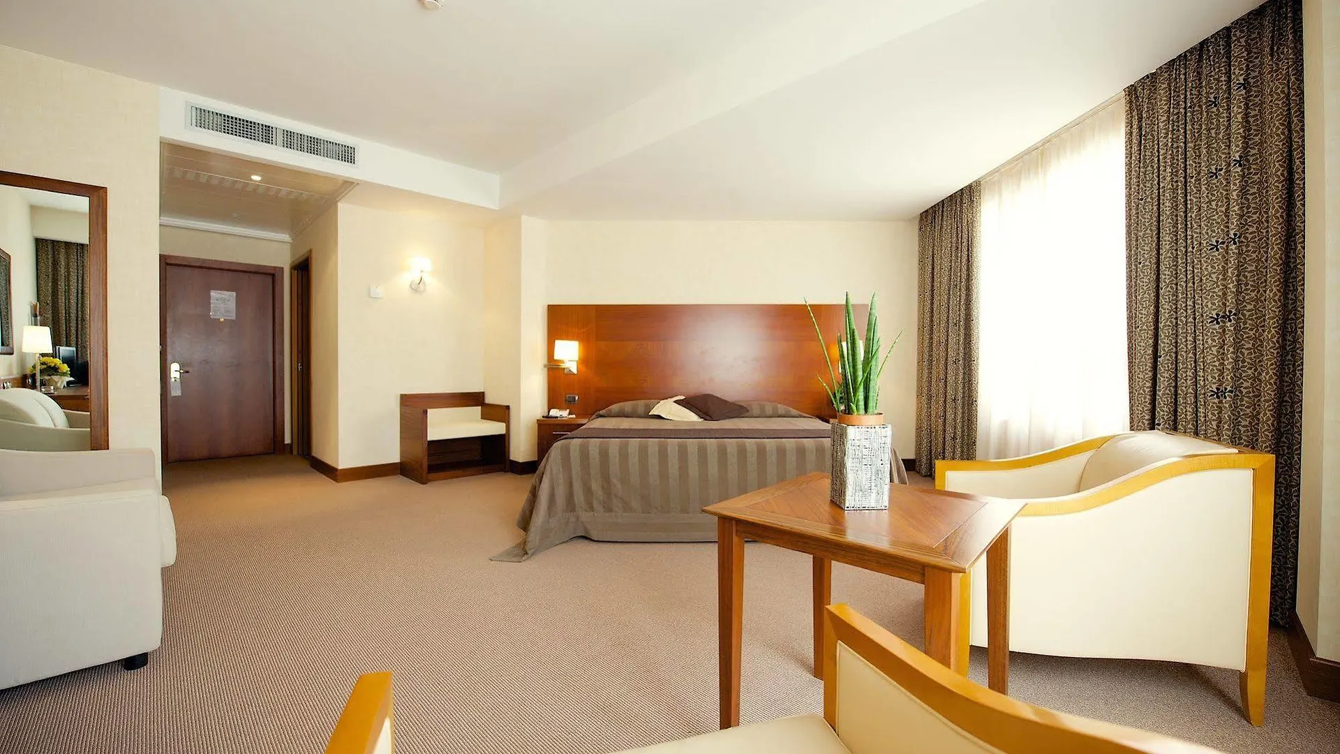 **** Hotel Four Points By Sheraton Siena Italy