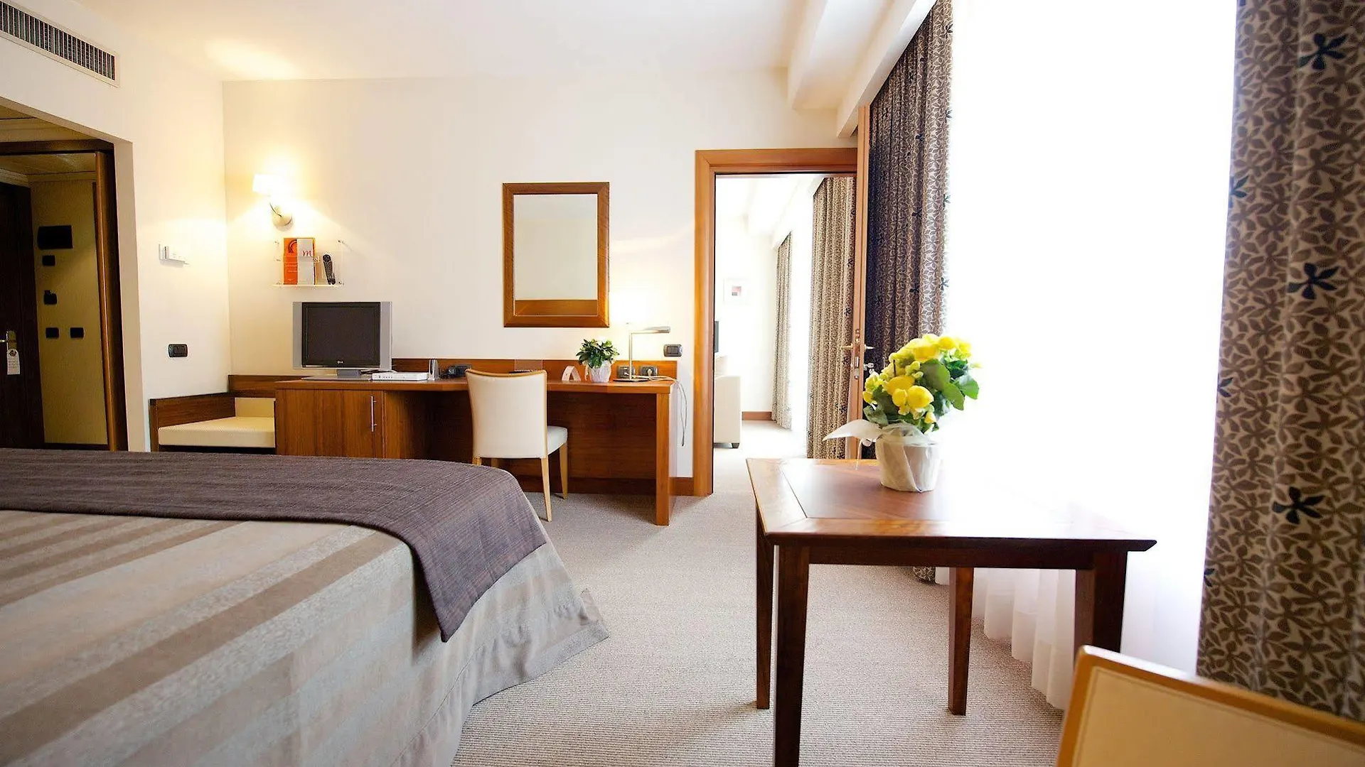 Four Points By Sheraton Siena 4*,